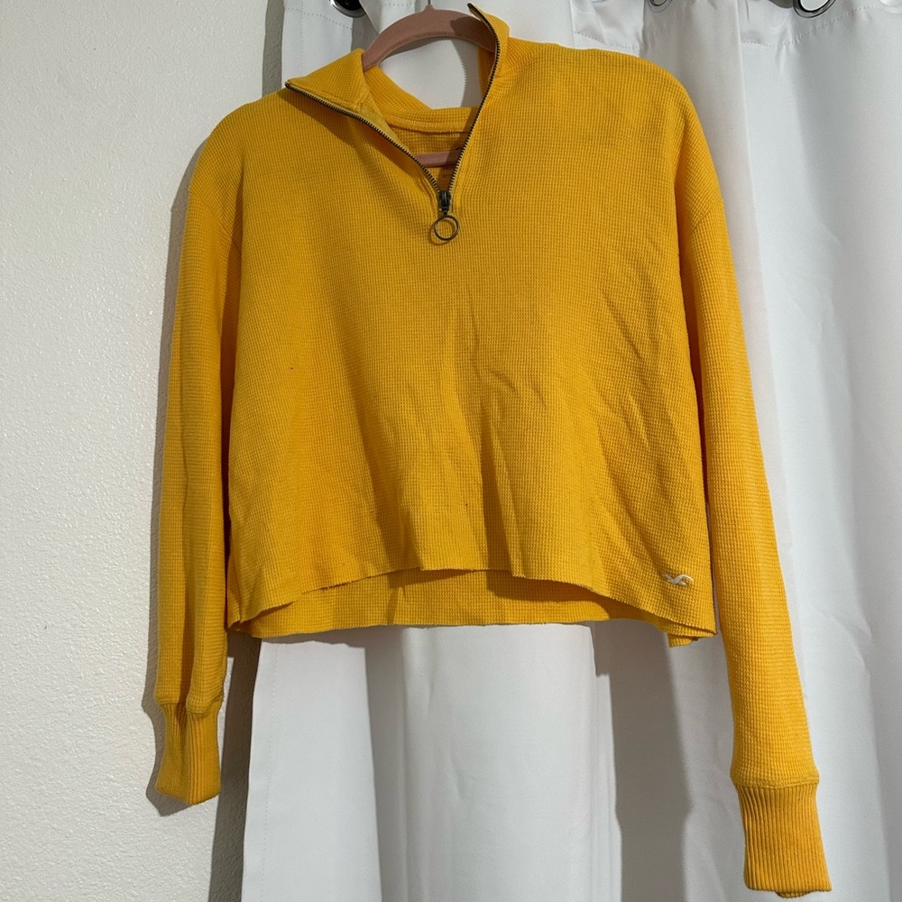 Hollister Boyfriend Tee cropped sweater